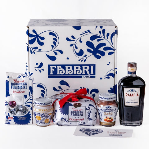 Cesta natalizia con Cuor di Amarena Fabbri Bom Bon, Zenzero Fabbri, Cuor di Amarena Fabbri panettone, Babà al rhum Fabbri, Ratafià Fabbri