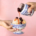 Gelato con Amarena Fabbri colata vista fronte