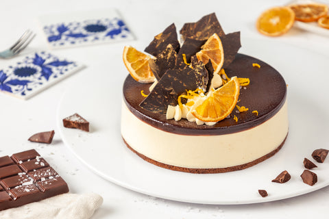 Dolce al cioccolato con arance